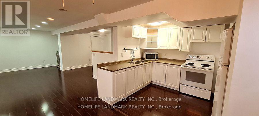 1056 Wayne Drive E, Newmarket, Ontario  L3Y 6H7 - Photo 5 - N12698222