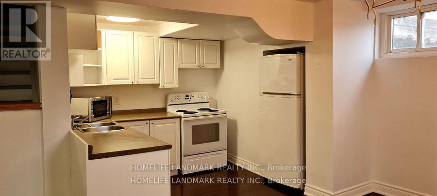 1056 Wayne Drive E, Newmarket, Ontario  L3Y 6H7 - Photo 6 - N12698222