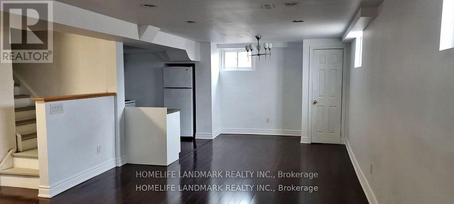 1056 Wayne Drive E, Newmarket, Ontario  L3Y 6H7 - Photo 9 - N12698222