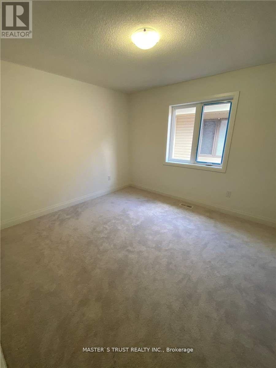 102 Frank Kelly Drive, East Gwillimbury, Ontario  L9N 0V3 - Photo 9 - N12698224