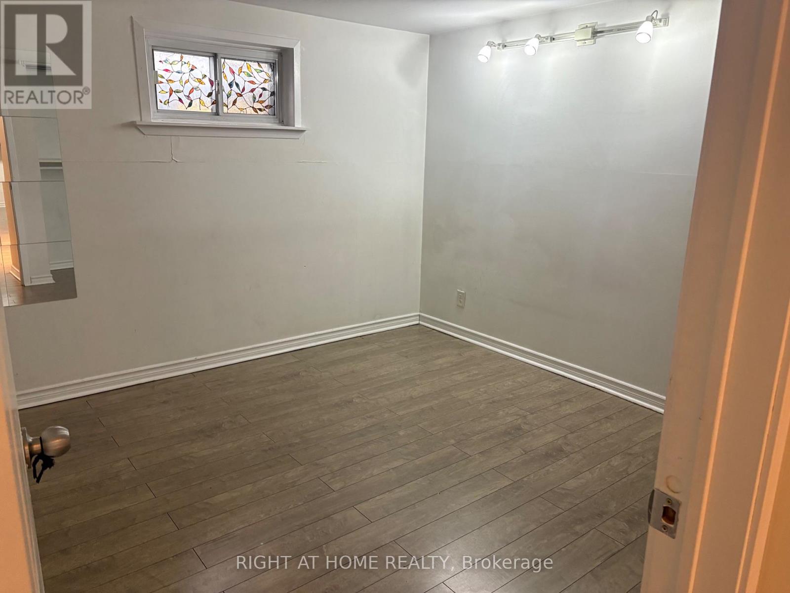 124 Avondale Blvd (Basement), Brampton, Ontario  L6T 1H7 - Photo 21 - W12698204