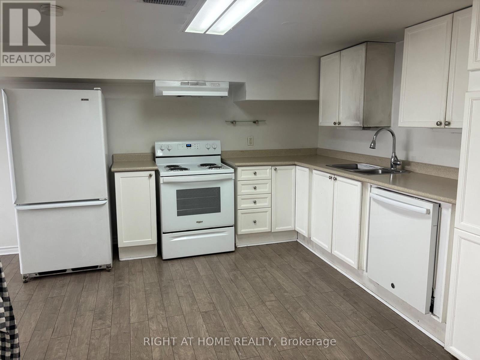 124 Avondale Blvd (Basement), Brampton, Ontario  L6T 1H7 - Photo 7 - W12698204