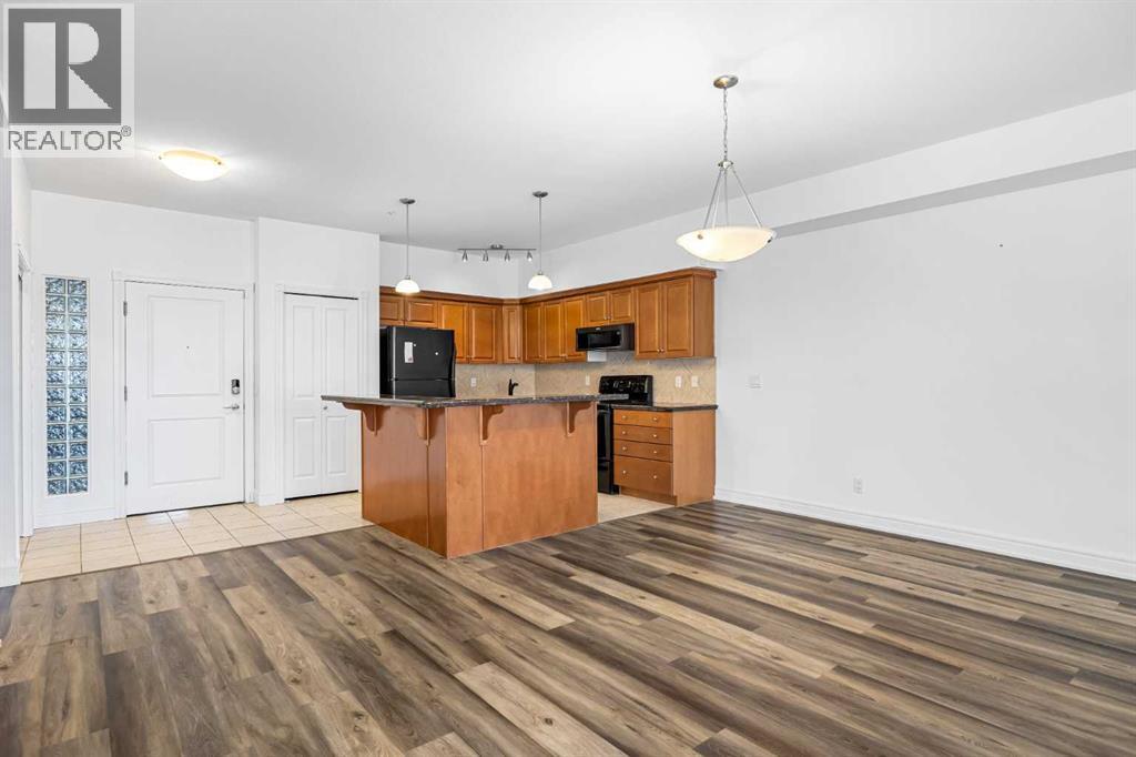 108, 11642 Valley Ridge Park Nw, Calgary, Alberta  T3B 5Z5 - Photo 7 - A2272977