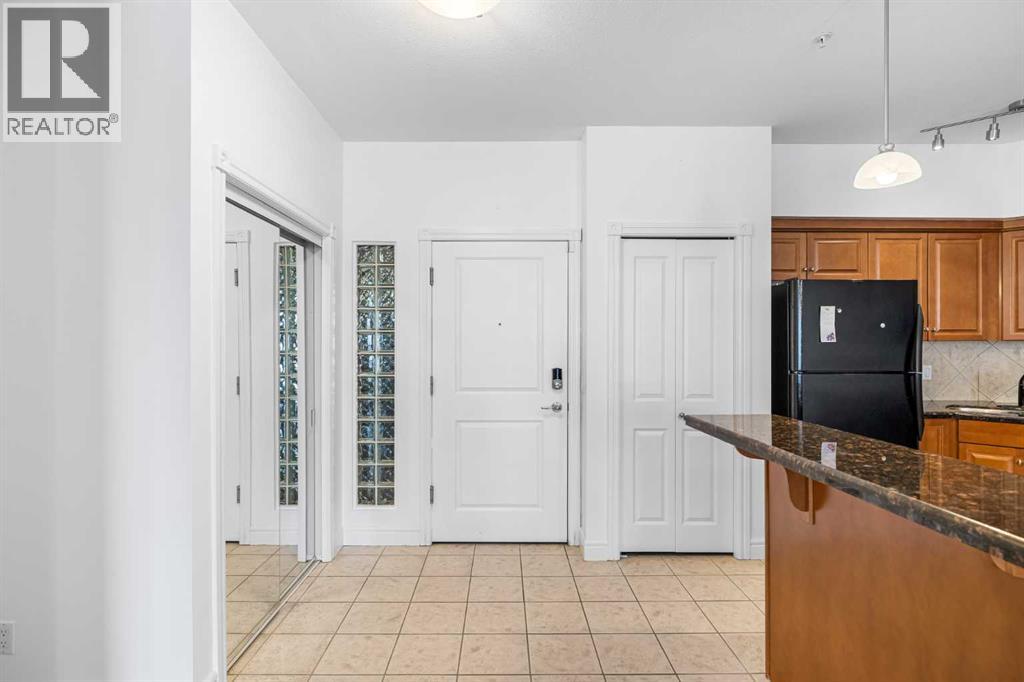 108, 11642 Valley Ridge Park Nw, Calgary, Alberta  T3B 5Z5 - Photo 6 - A2272977