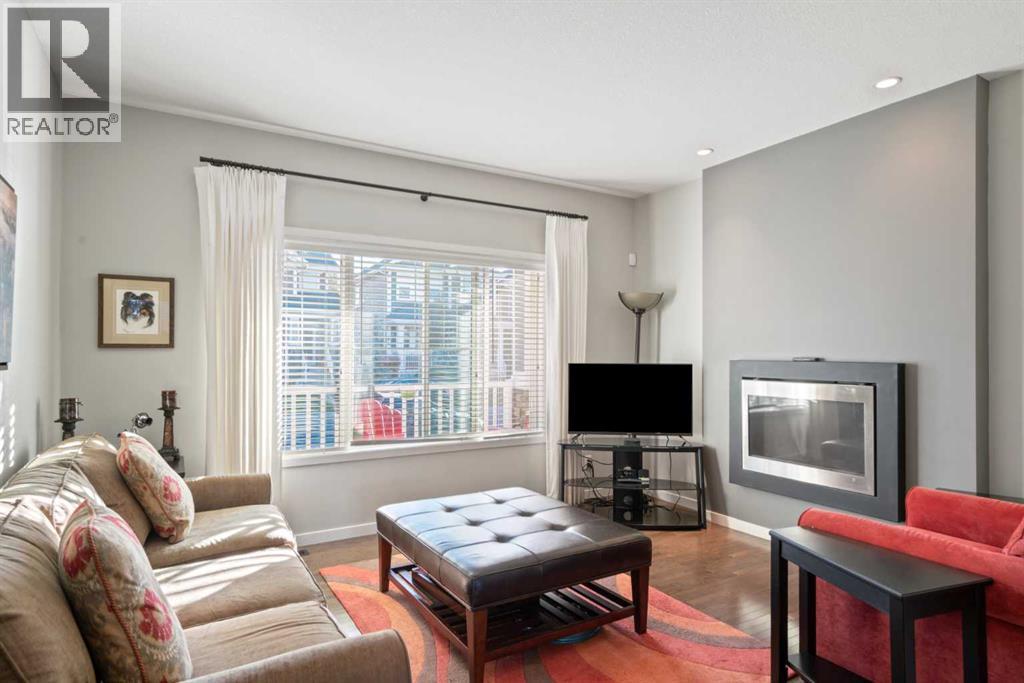 219 River Heights Green, Cochrane, Alberta  T4C 0S3 - Photo 3 - A2265442