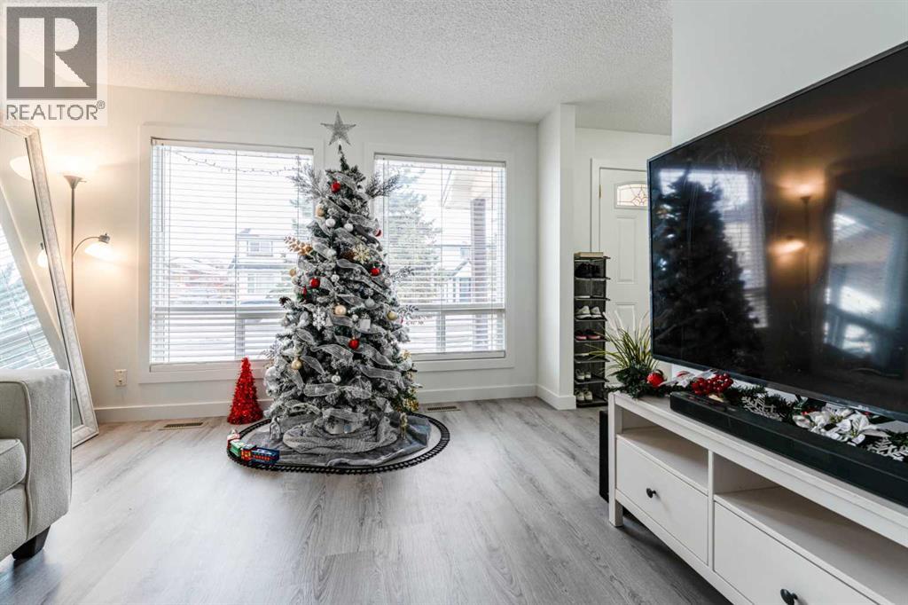 119 Falton Way Ne, Calgary, Alberta  T3J 1J5 - Photo 4 - A2275440