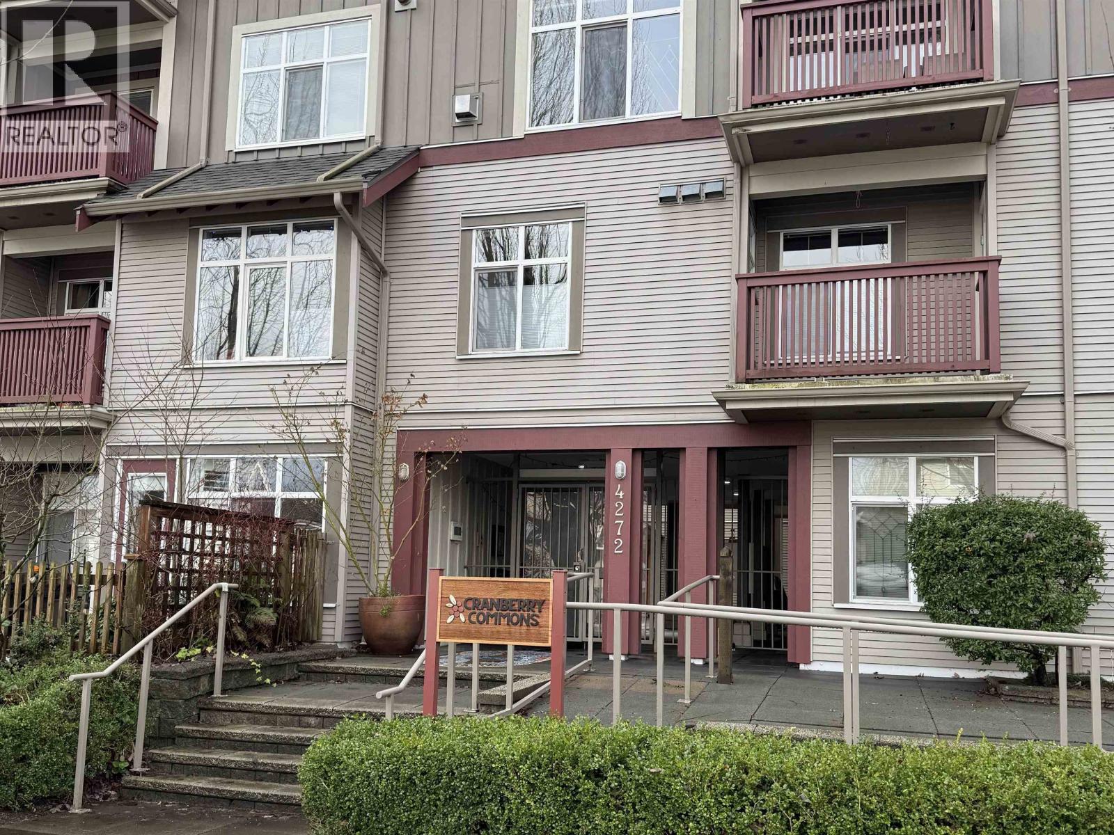 304 4272 ALBERT STREET, Burnaby, British Columbia