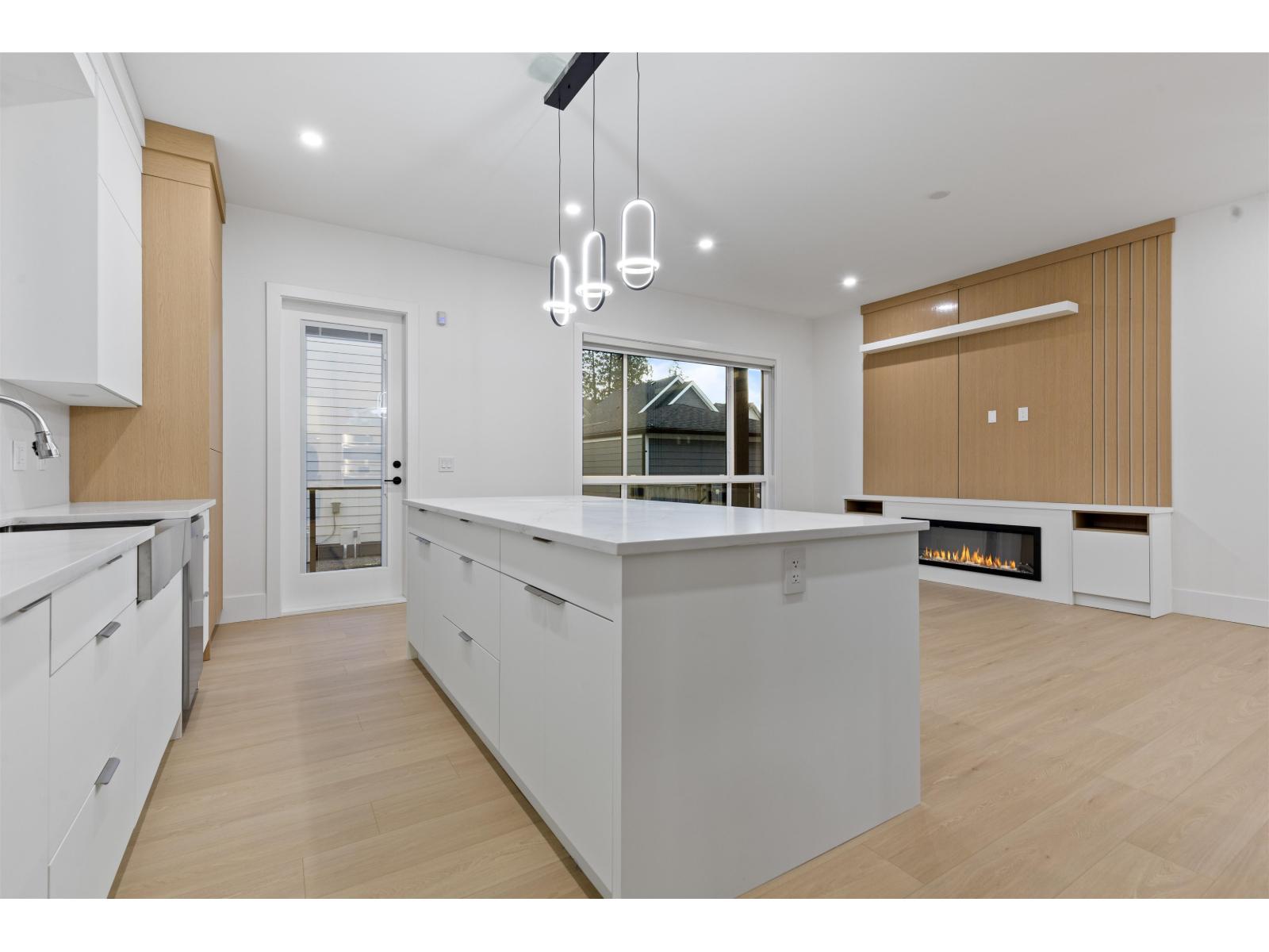 17144 1 Avenue, Surrey, British Columbia  V3Z 9R2 - Photo 10 - R3075856