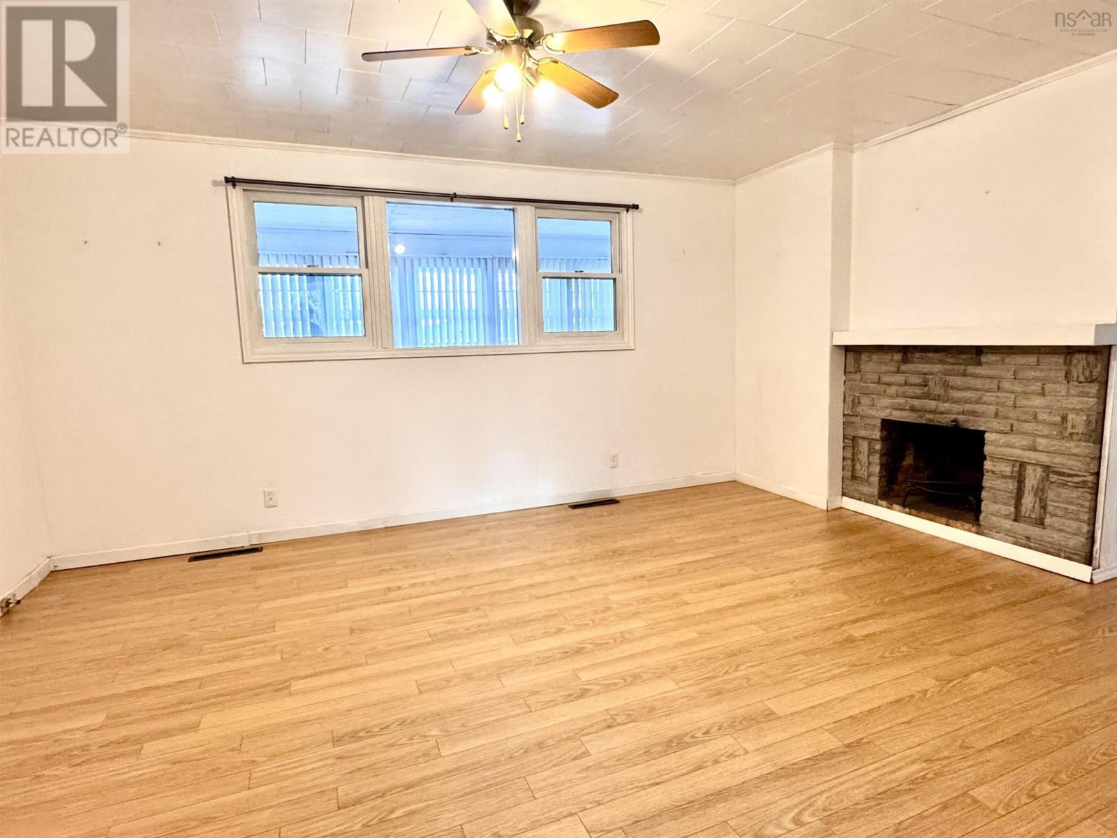 18 Avalon Crescent, Glace Bay, Nova Scotia  B1A 1X4 - Photo 12 - 202528625