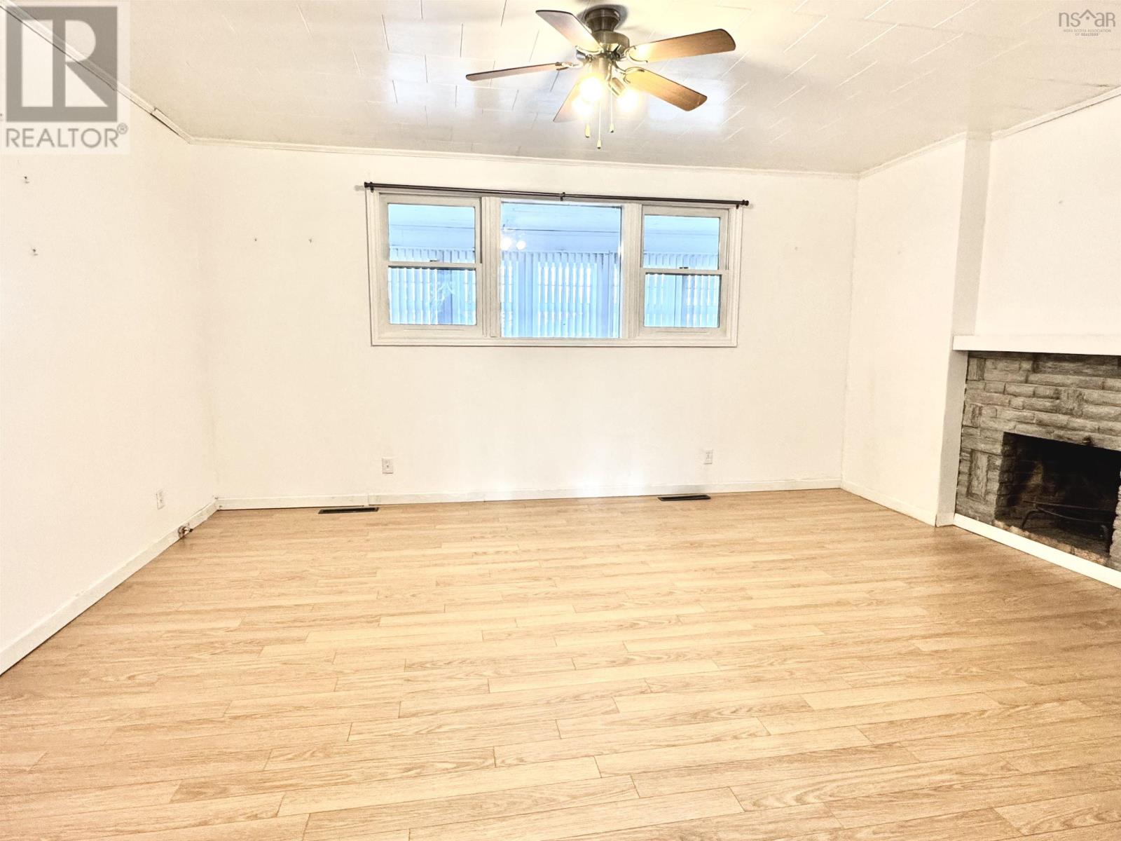 18 Avalon Crescent, Glace Bay, Nova Scotia  B1A 1X4 - Photo 11 - 202528625