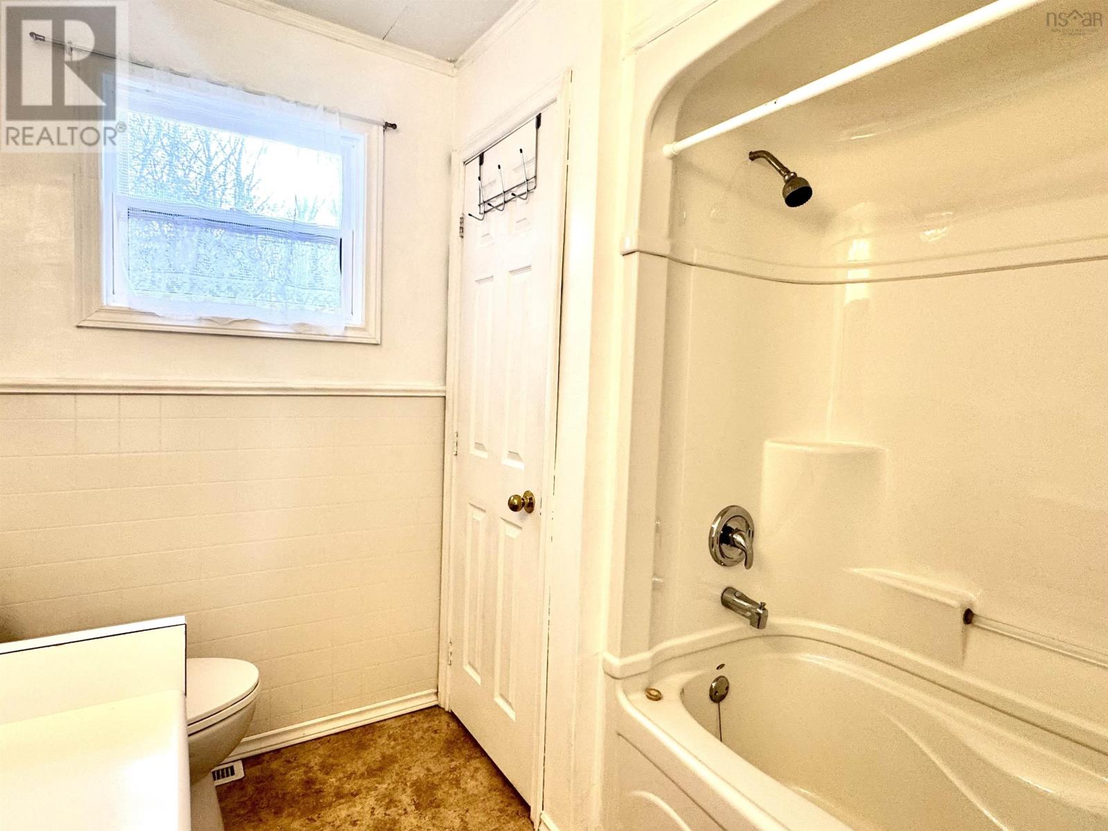 18 Avalon Crescent, Glace Bay, Nova Scotia  B1A 1X4 - Photo 21 - 202528625