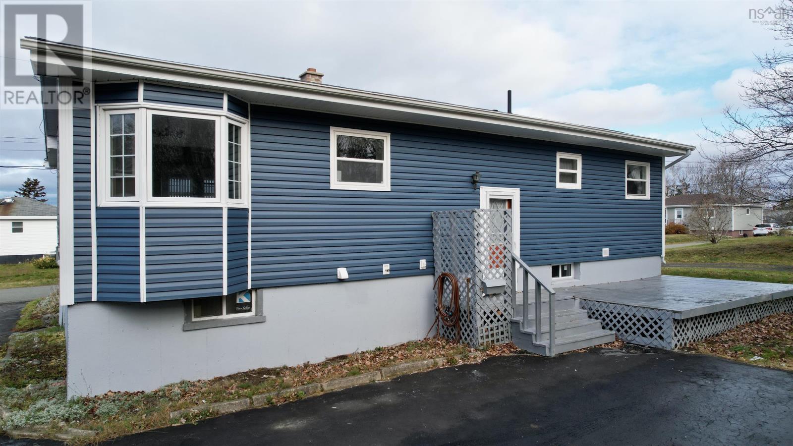 18 Avalon Crescent, Glace Bay, Nova Scotia  B1A 1X4 - Photo 3 - 202528625