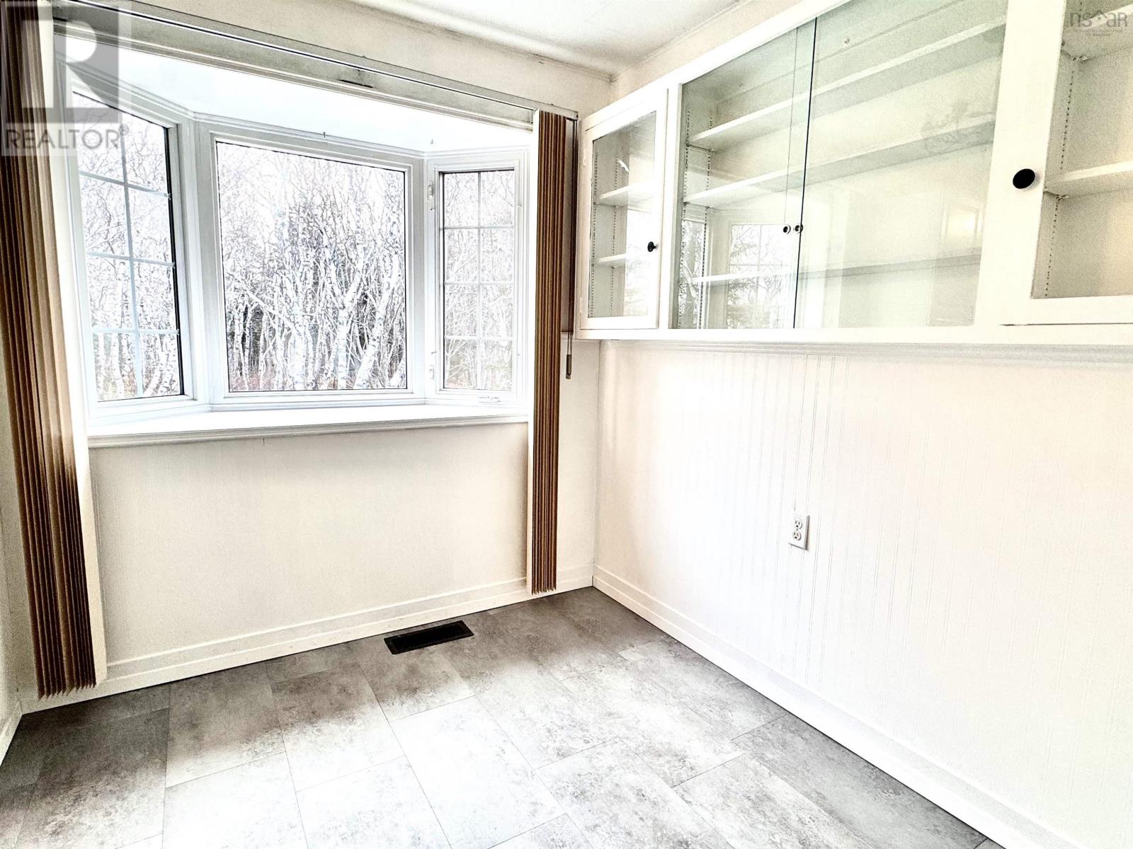 18 Avalon Crescent, Glace Bay, Nova Scotia  B1A 1X4 - Photo 9 - 202528625