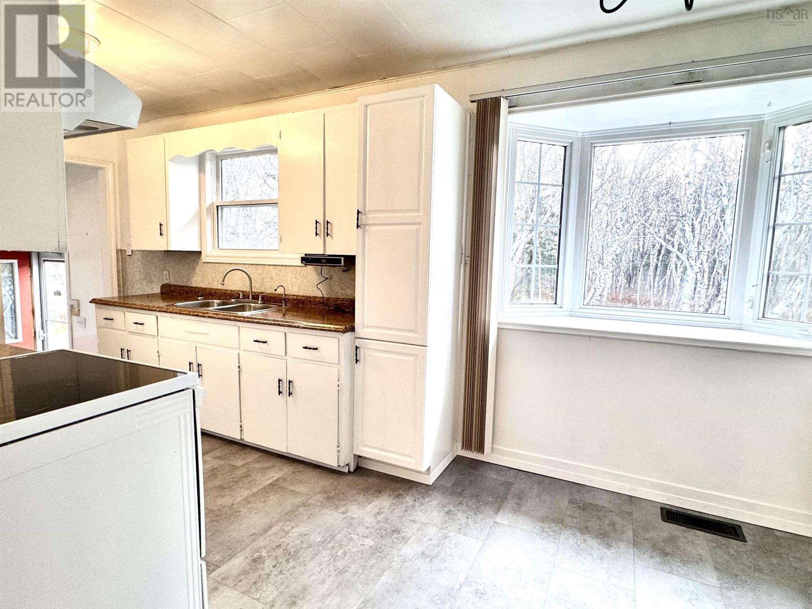 18 Avalon Crescent, Glace Bay, Nova Scotia  B1A 1X4 - Photo 8 - 202528625