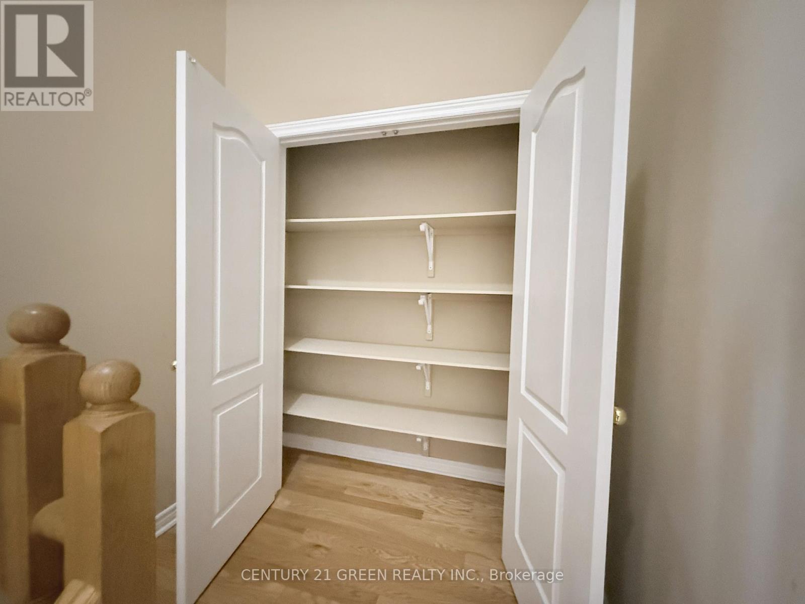 Upper - 6 Vincent Street, Brampton, Ontario  L6R 0H2 - Photo 16 - W12670586