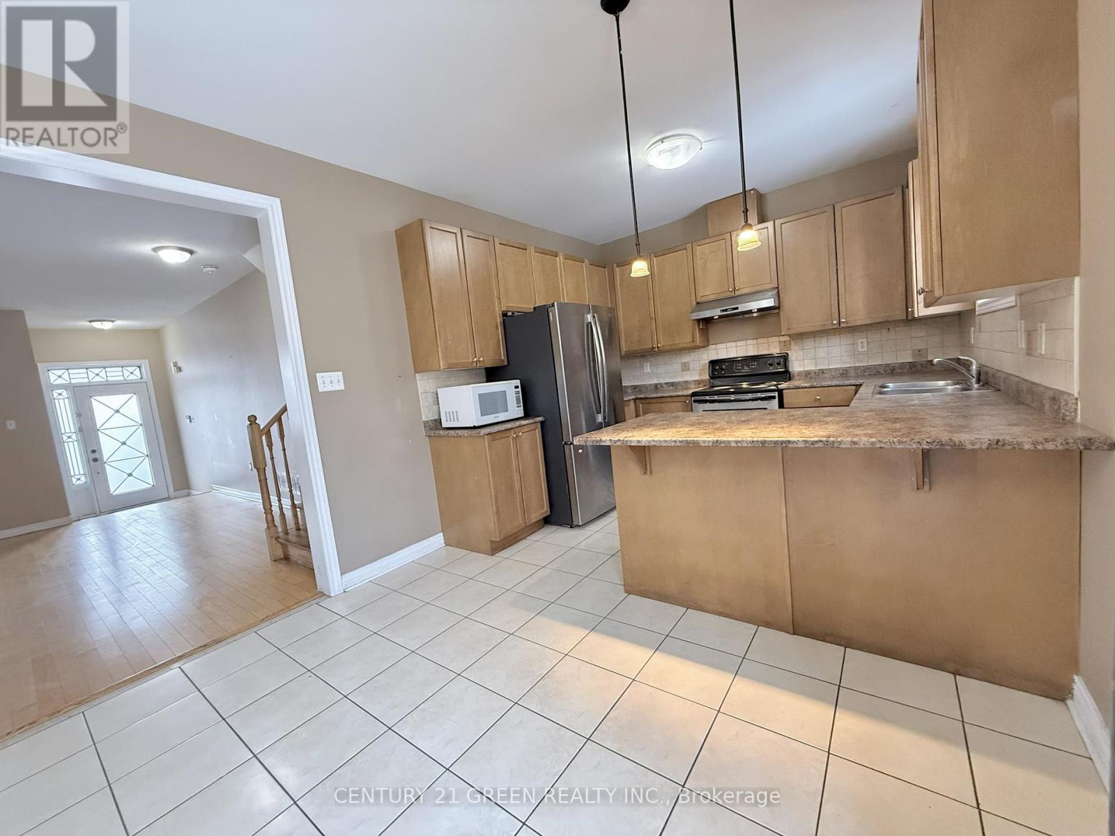 Upper - 6 Vincent Street, Brampton, Ontario  L6R 0H2 - Photo 11 - W12670586