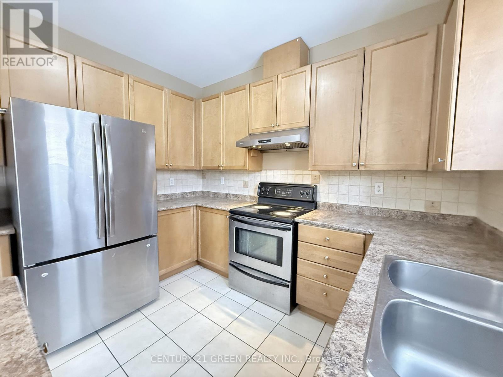 Upper - 6 Vincent Street, Brampton, Ontario  L6R 0H2 - Photo 10 - W12670586