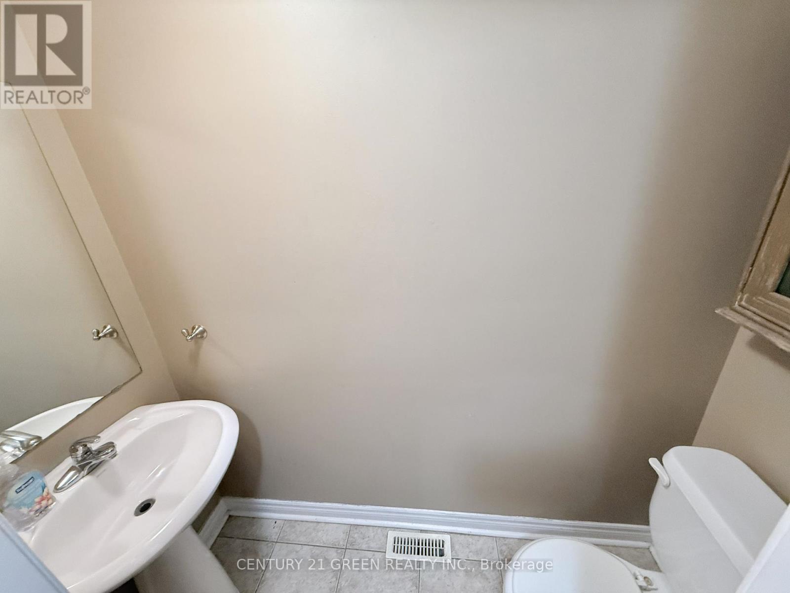 Upper - 6 Vincent Street, Brampton, Ontario  L6R 0H2 - Photo 14 - W12670586