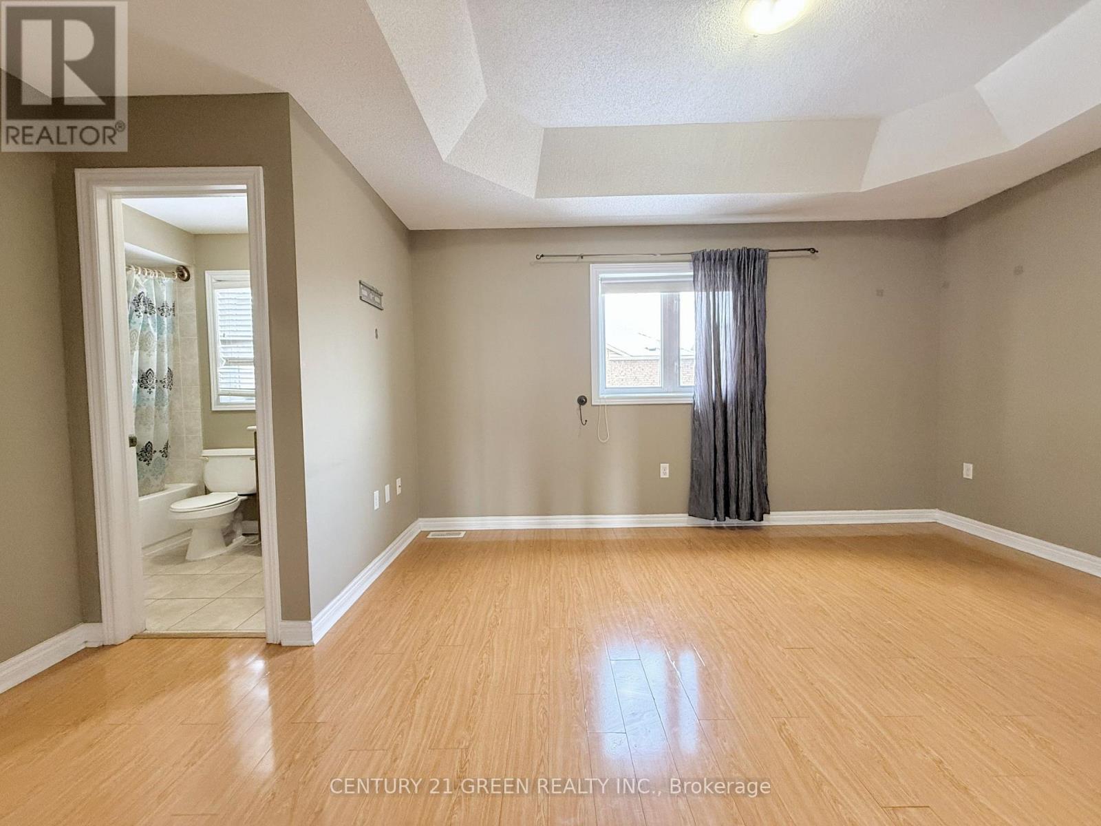 Upper - 6 Vincent Street, Brampton, Ontario  L6R 0H2 - Photo 18 - W12670586