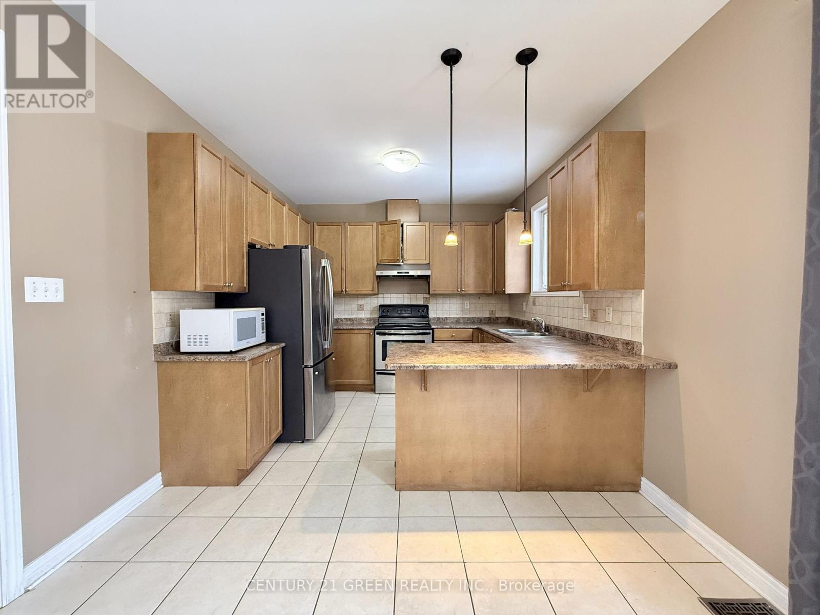 Upper - 6 Vincent Street, Brampton, Ontario  L6R 0H2 - Photo 8 - W12670586