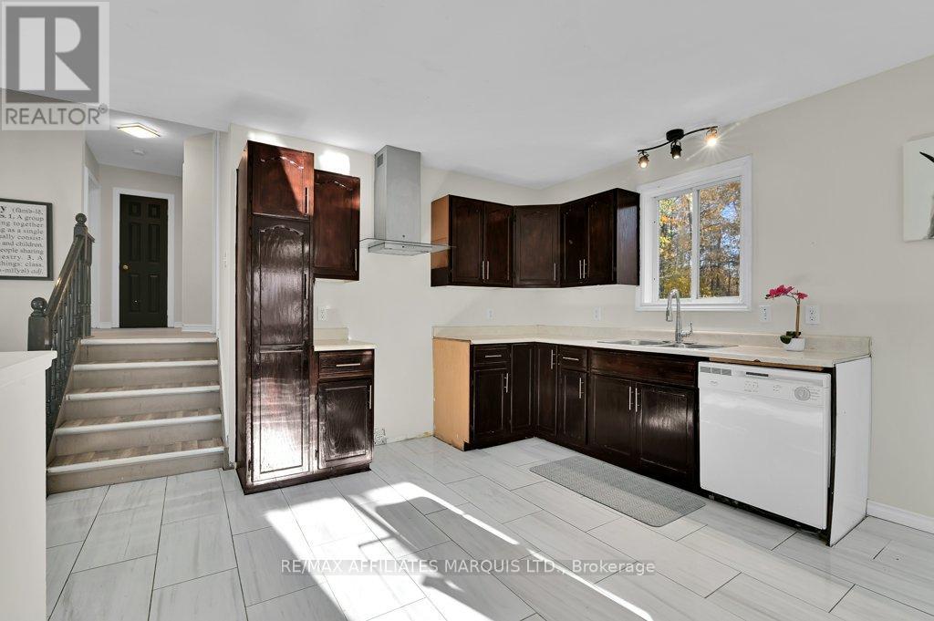 21450 Concession 10 Road, South Glengarry, Ontario  K0C 1A0 - Photo 9 - X12462124