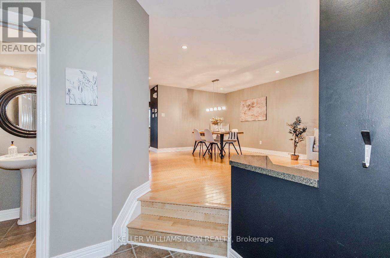 40 Huntcliff Place, Ottawa, Ontario  K2G 6Z8 - Photo 5 - X12698288