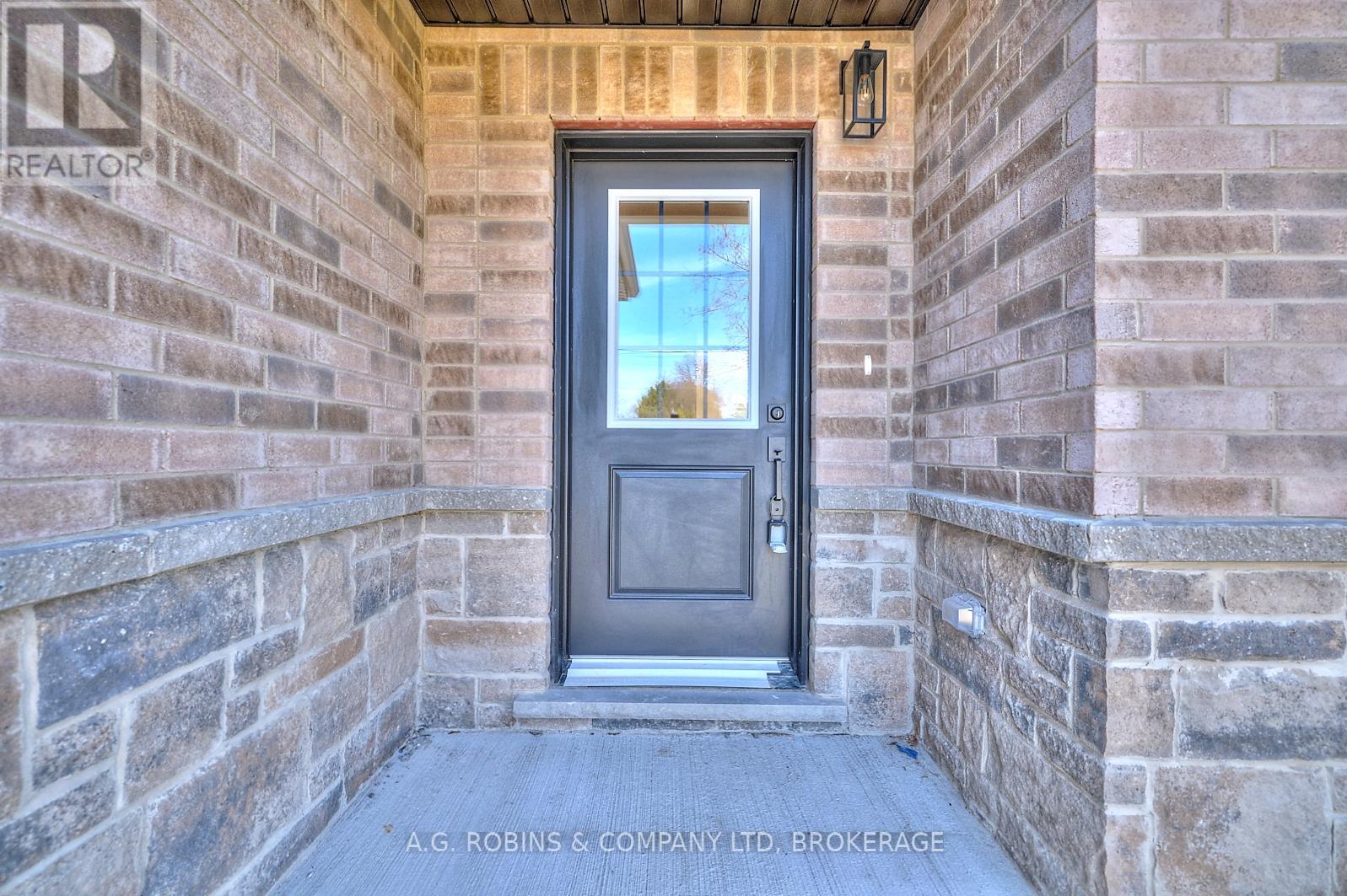 4124 Fly Road, Lincoln, Ontario  L0R 2C0 - Photo 7 - X12698318