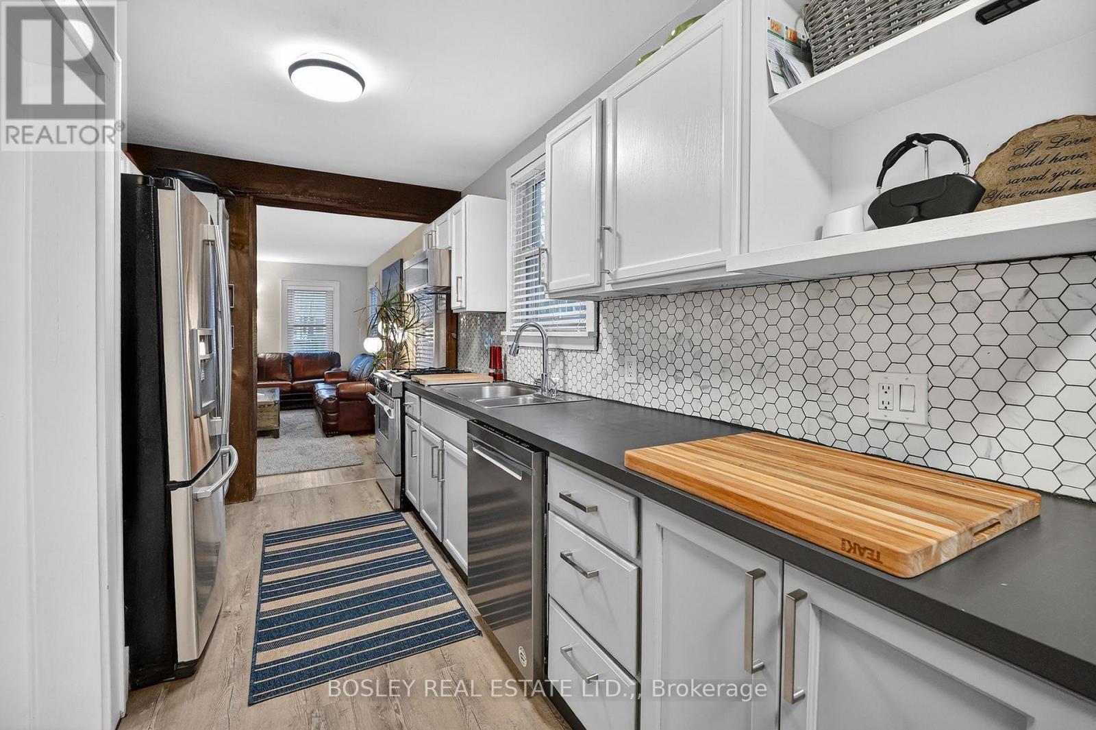 5805 Brookfield Avenue, Niagara Falls, Ontario  L2G 5P9 - Photo 11 - X12698320