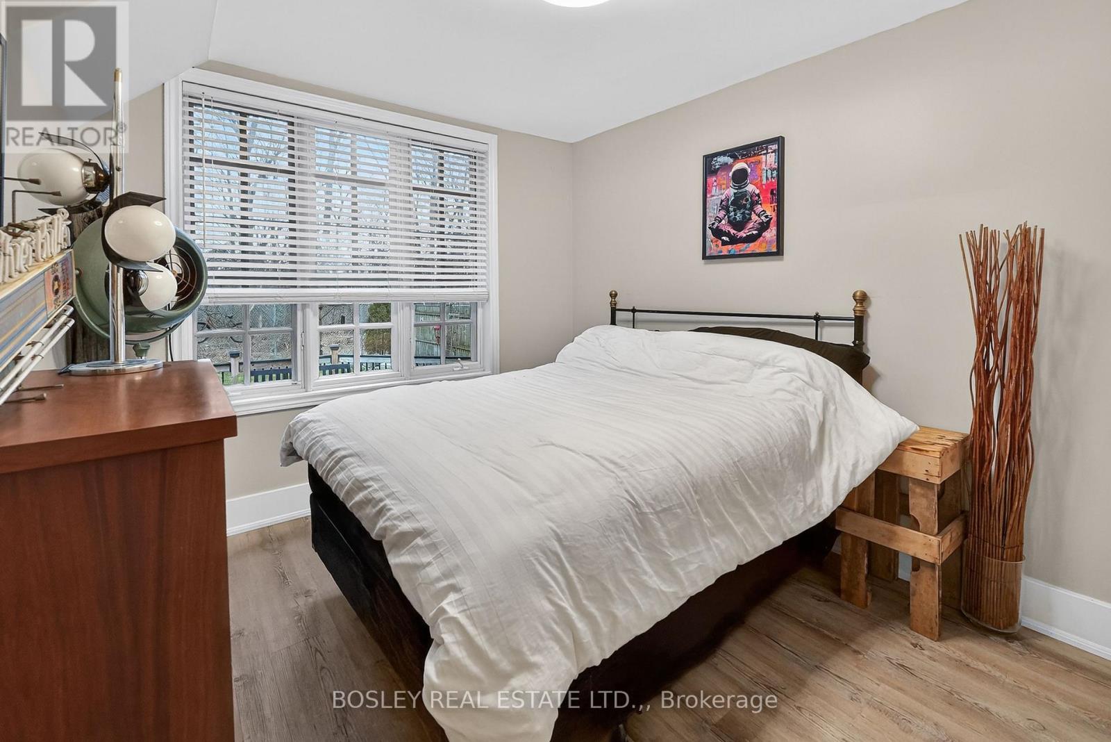 5805 Brookfield Avenue, Niagara Falls, Ontario  L2G 5P9 - Photo 12 - X12698320