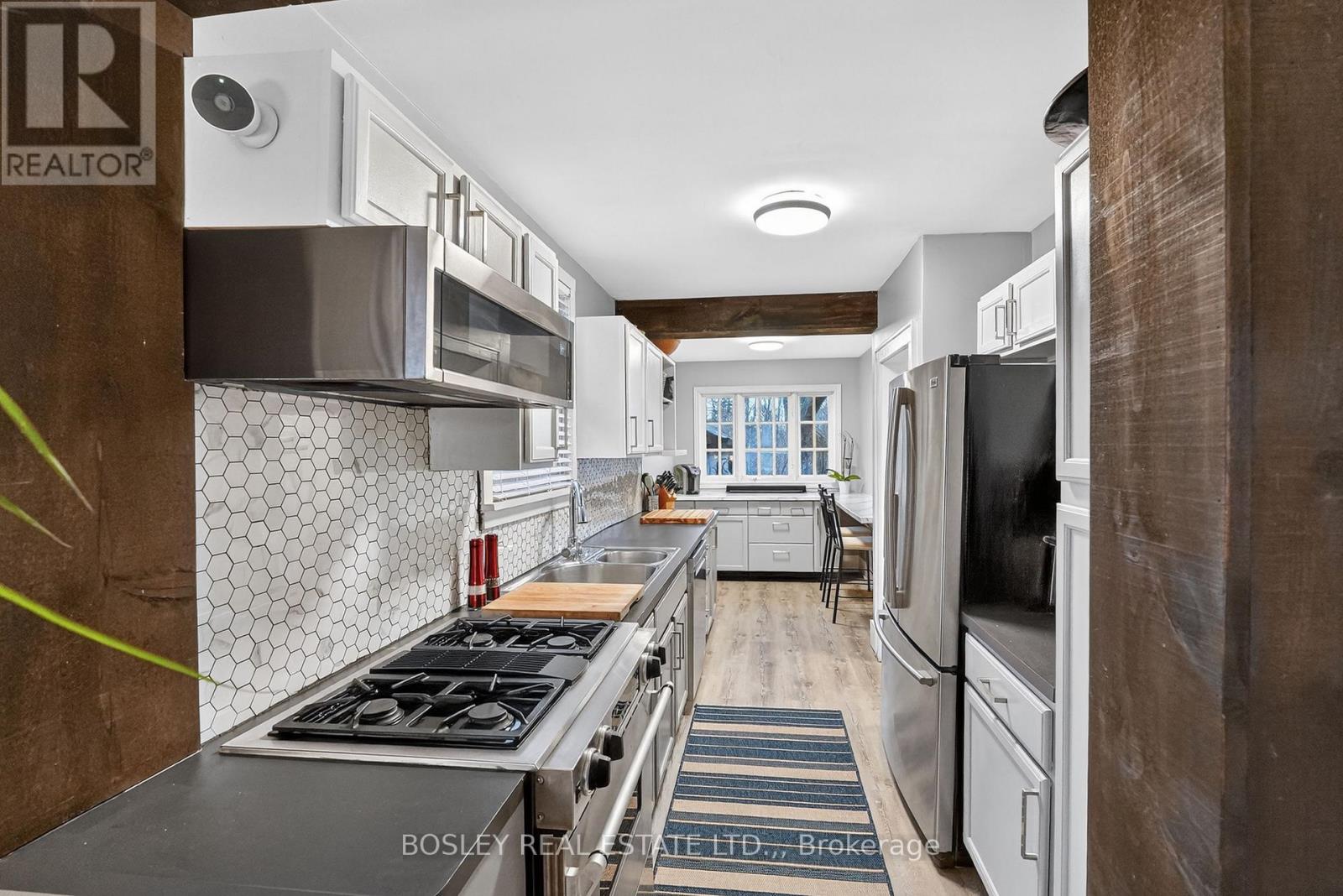 5805 Brookfield Avenue, Niagara Falls, Ontario  L2G 5P9 - Photo 9 - X12698320