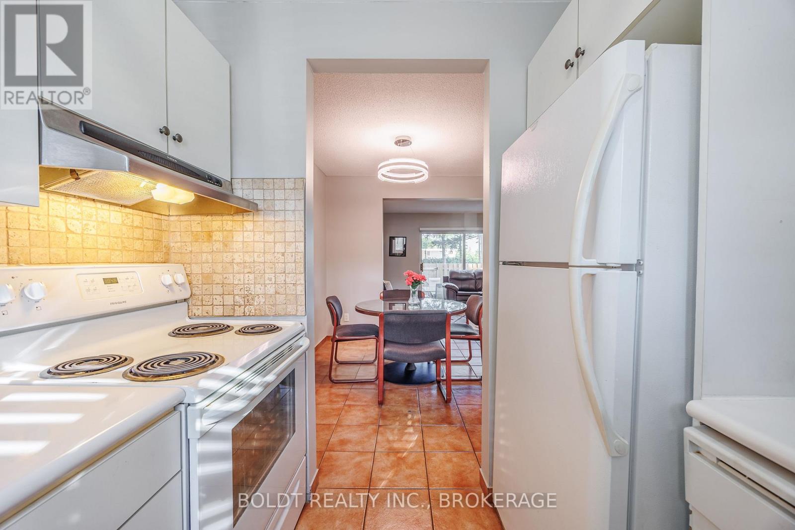 27 - 302 Vine Street, St. Catharines, Ontario  L2M 7M6 - Photo 11 - X12698324