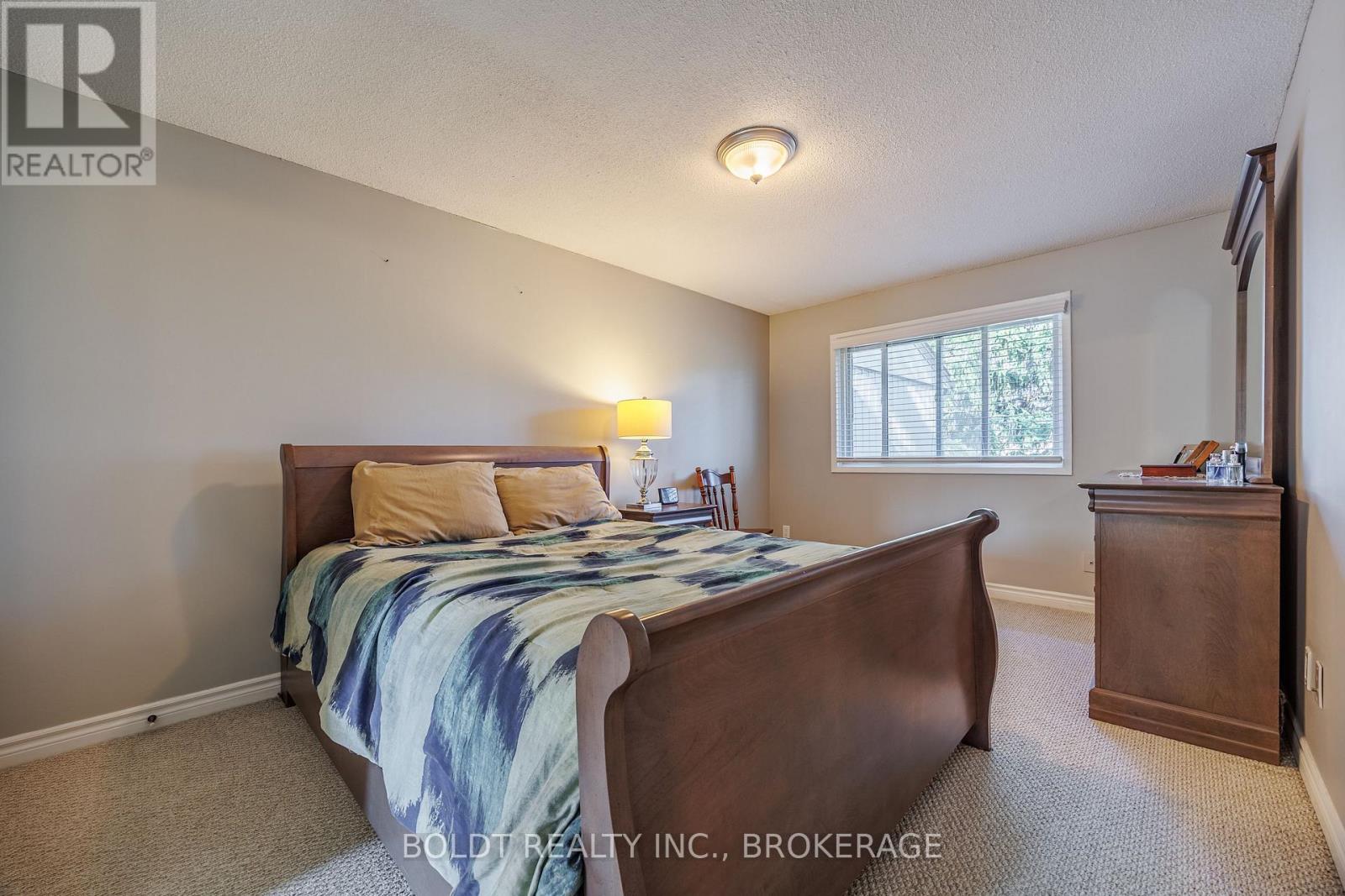 27 - 302 Vine Street, St. Catharines, Ontario  L2M 7M6 - Photo 14 - X12698324