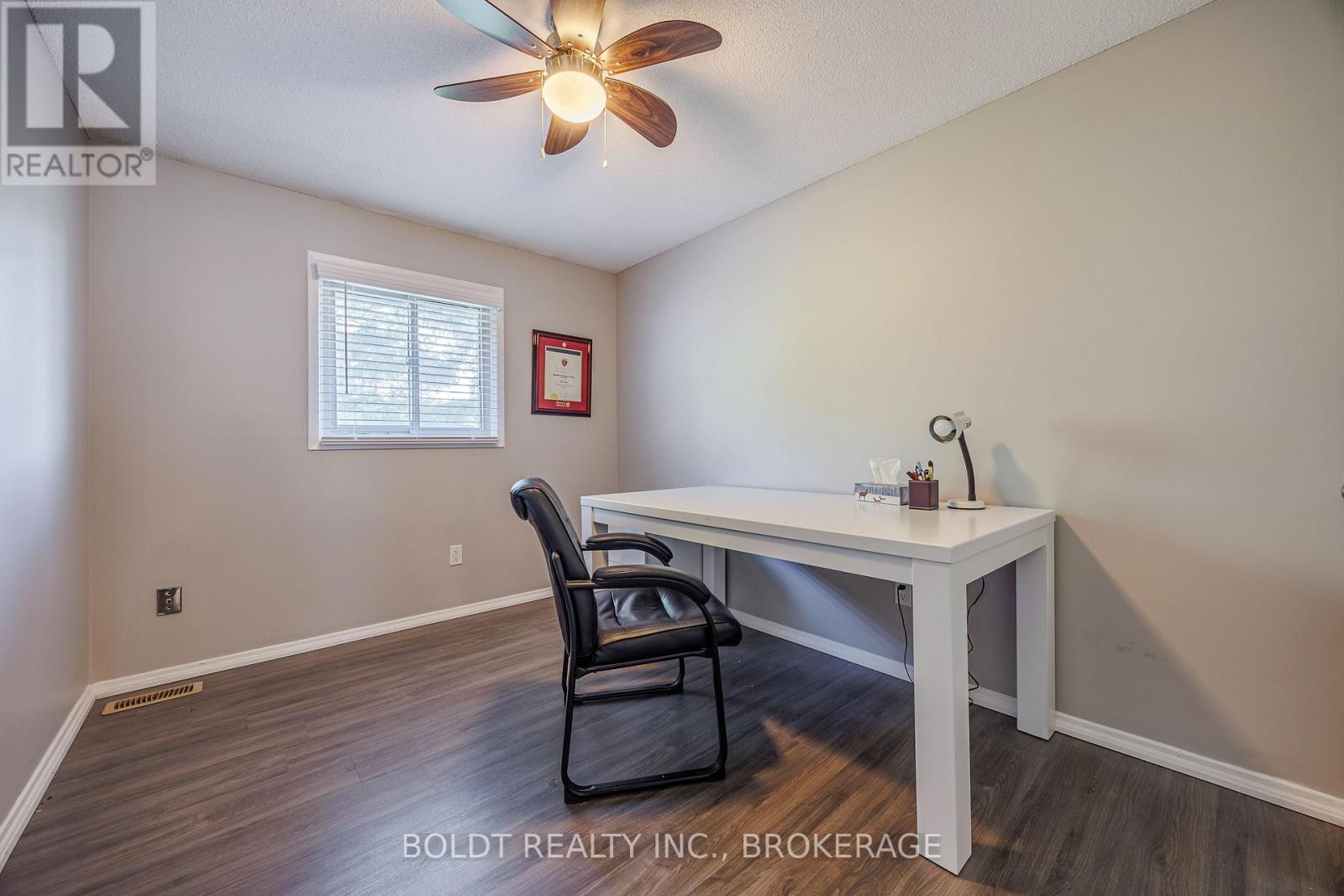 27 - 302 Vine Street, St. Catharines, Ontario  L2M 7M6 - Photo 16 - X12698324