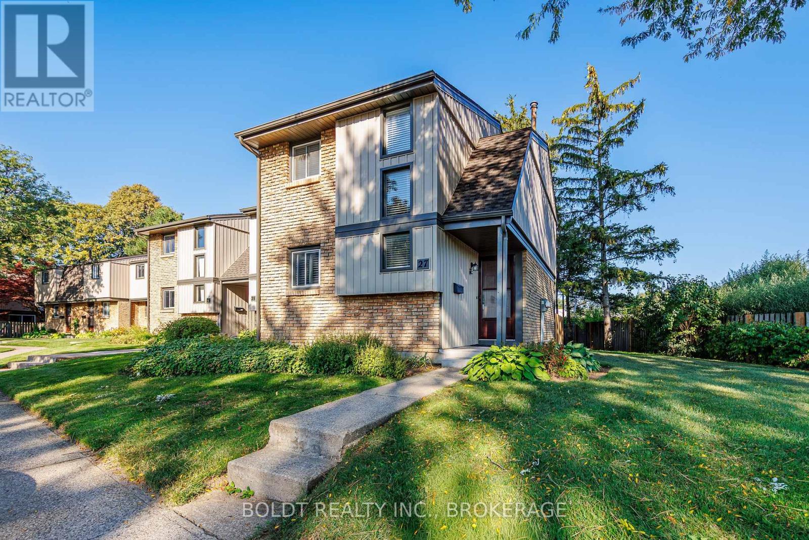 27 - 302 Vine Street, St. Catharines, Ontario  L2M 7M6 - Photo 2 - X12698324