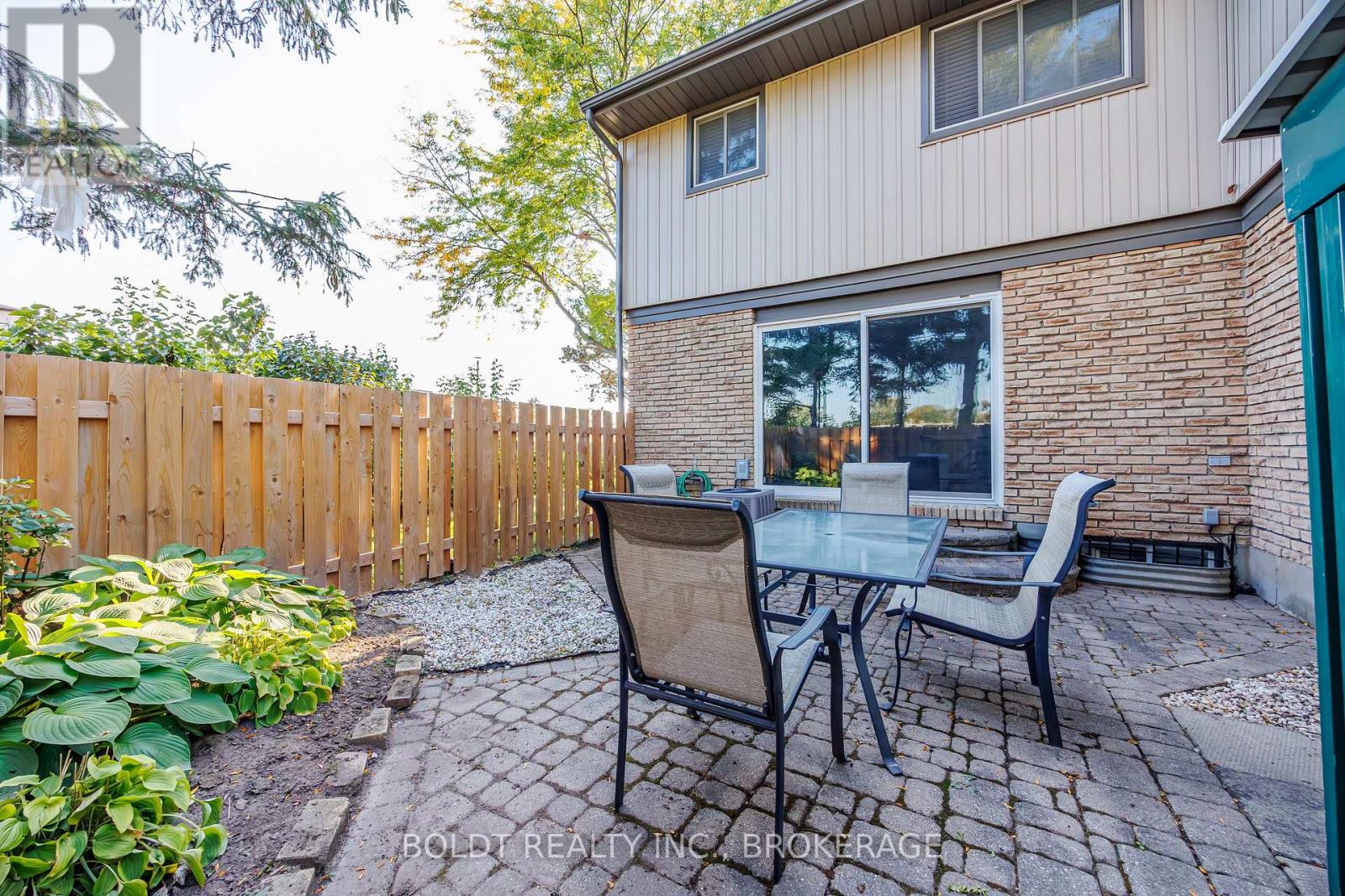 27 - 302 Vine Street, St. Catharines, Ontario  L2M 7M6 - Photo 24 - X12698324