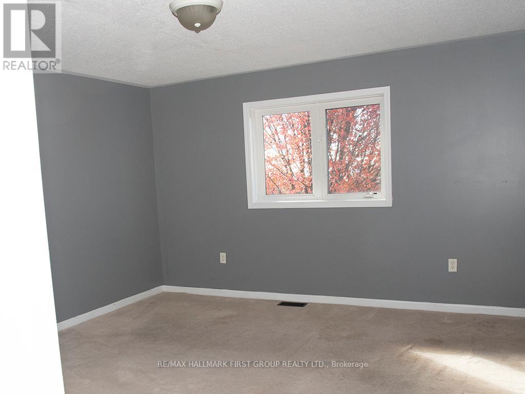 1054 Southport Drive, Oshawa, Ontario  L1H 8A3 - Photo 7 - E12698326