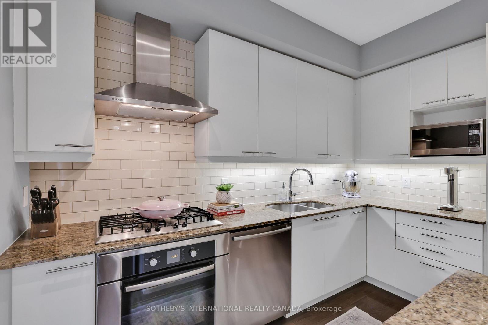 45 Pleasant Boulevard, Toronto, Ontario  M4T 1K2 - Photo 21 - C12698272