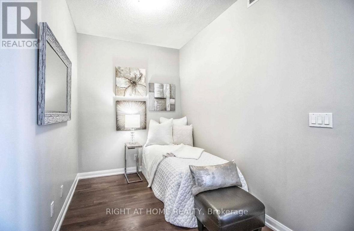 1807 - 500 Sherbourne Street, Toronto, Ontario  M4X 1L1 - Photo 7 - C12698294