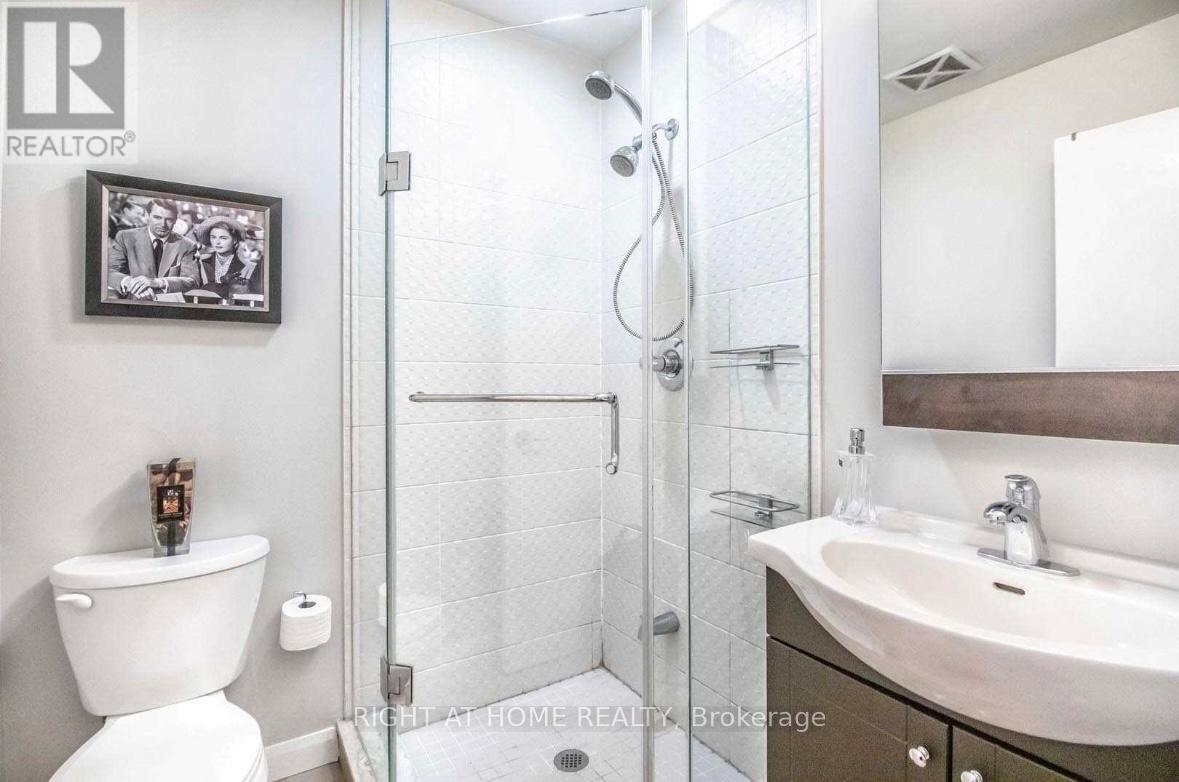 1807 - 500 Sherbourne Street, Toronto, Ontario  M4X 1L1 - Photo 8 - C12698294