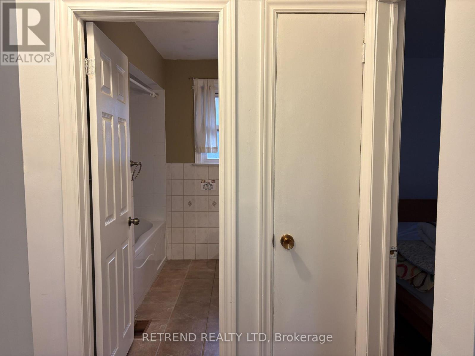 Main - 5 Fleetwell Court, Toronto, Ontario  M2R 1L2 - Photo 13 - C12698306