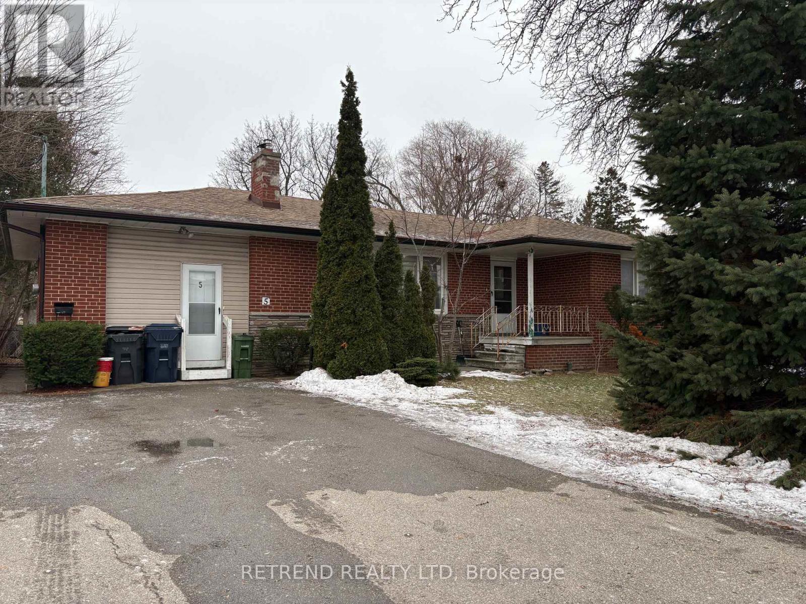 Main - 5 Fleetwell Court, Toronto, Ontario  M2R 1L2 - Photo 2 - C12698306