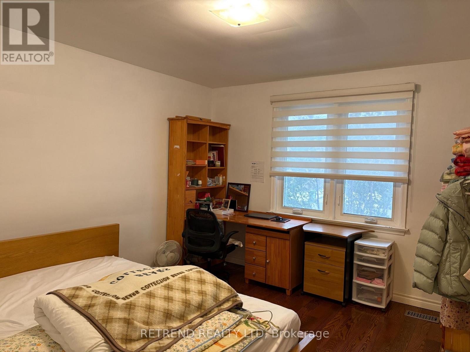 Main - 5 Fleetwell Court, Toronto, Ontario  M2R 1L2 - Photo 5 - C12698306