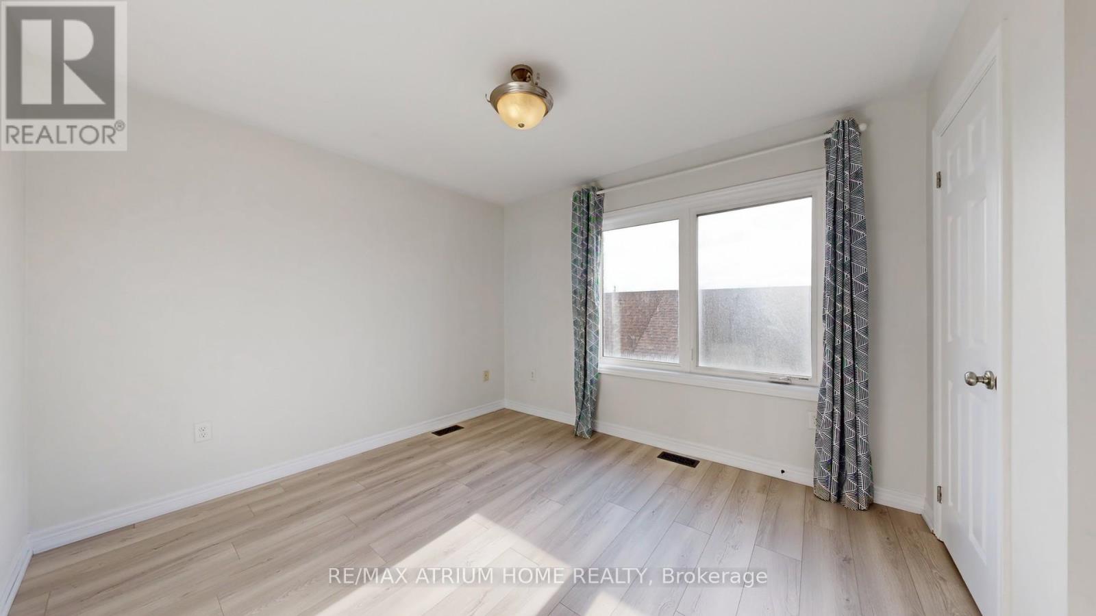 17 Kawneer Terrace, Toronto, Ontario  M1P 2X1 - Photo 22 - E12698296
