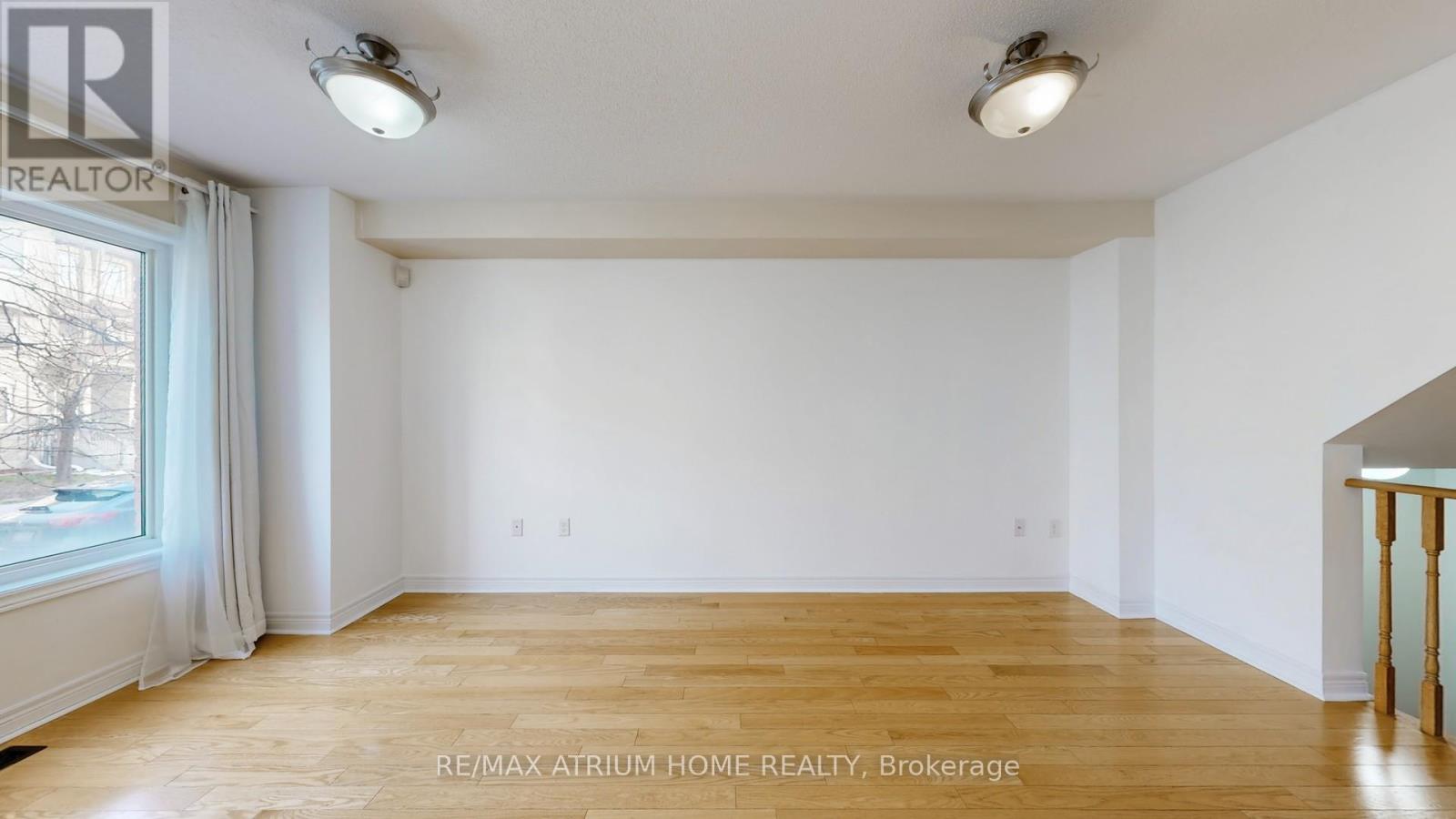 17 Kawneer Terrace, Toronto, Ontario  M1P 2X1 - Photo 5 - E12698296