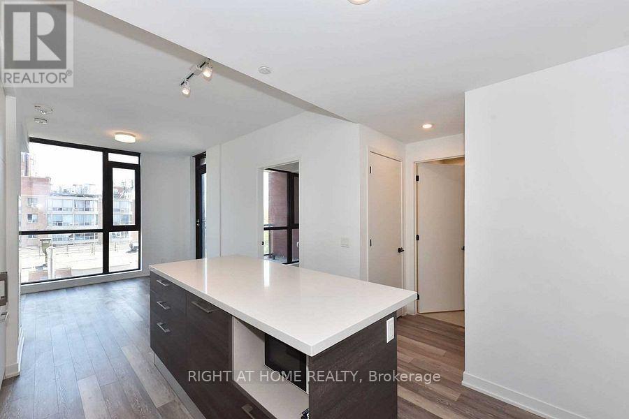 504 - 2118 Bloor Street W, Toronto, Ontario  M6S 1M8 - Photo 5 - W12614438