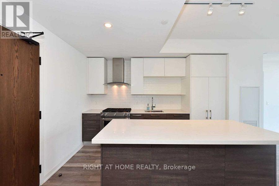 504 - 2118 Bloor Street W, Toronto, Ontario  M6S 1M8 - Photo 6 - W12614438