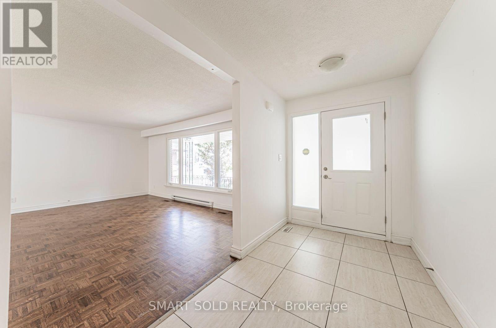 75 Stockdale Crescent, Richmond Hill, Ontario  L4C 3T1 - Photo 14 - N12698244