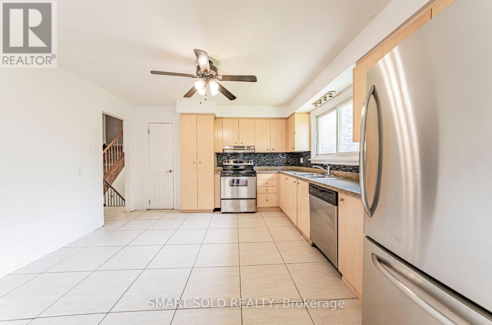 75 Stockdale Crescent, Richmond Hill, Ontario  L4C 3T1 - Photo 18 - N12698244