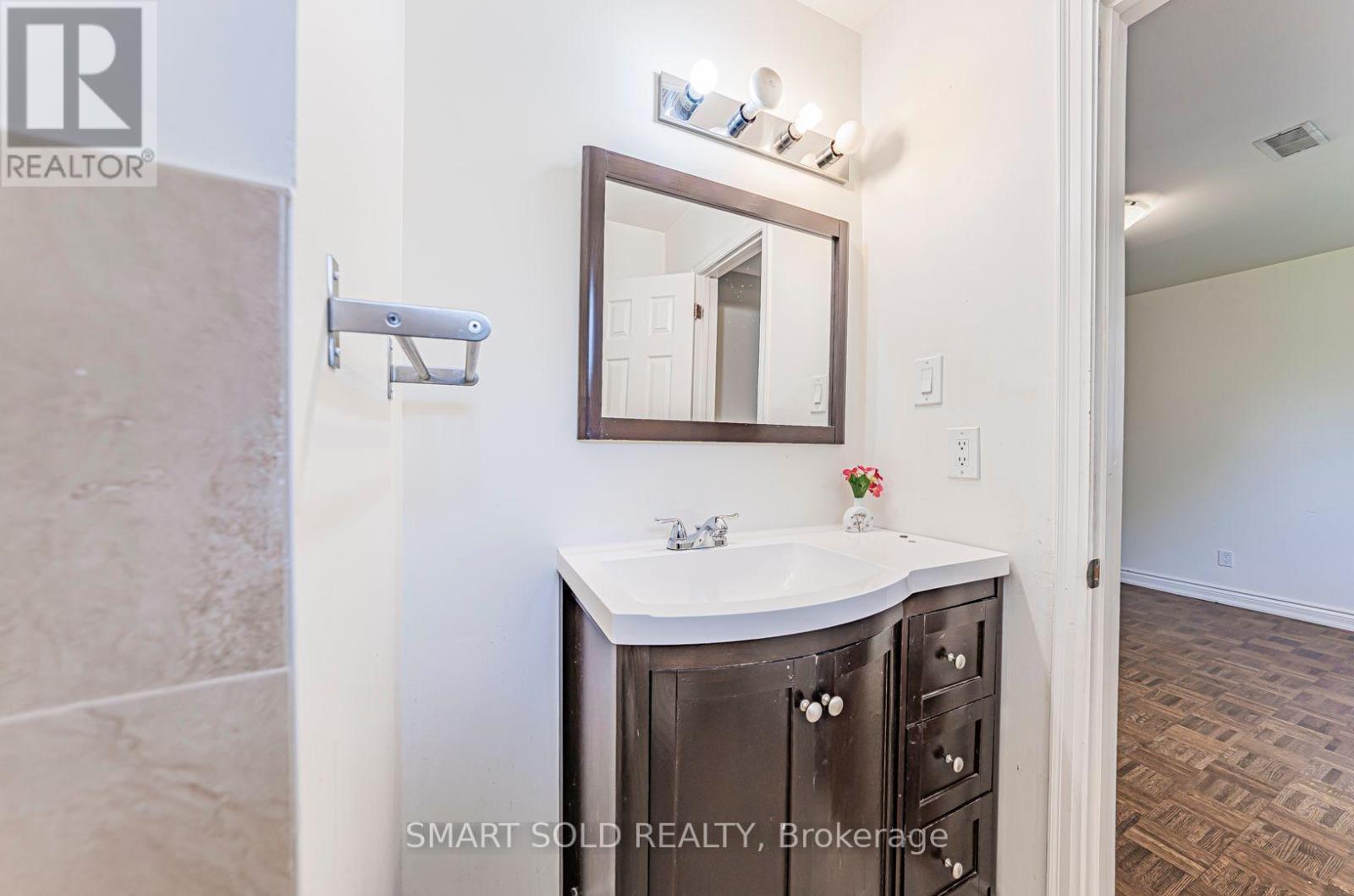 75 Stockdale Crescent, Richmond Hill, Ontario  L4C 3T1 - Photo 25 - N12698244