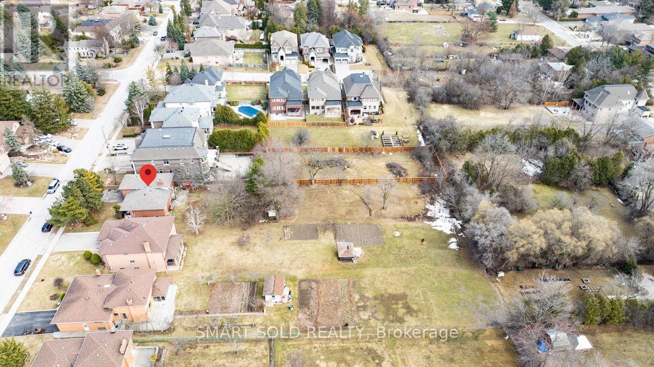 75 Stockdale Crescent, Richmond Hill, Ontario  L4C 3T1 - Photo 5 - N12698244